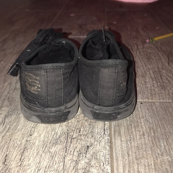 Shose - Picture 2 of 3